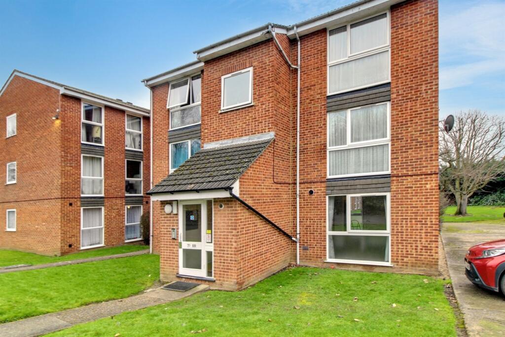 1 bed 1st Floor Flat for rent in Crews Hill. From Ian Gibbs - Enfield