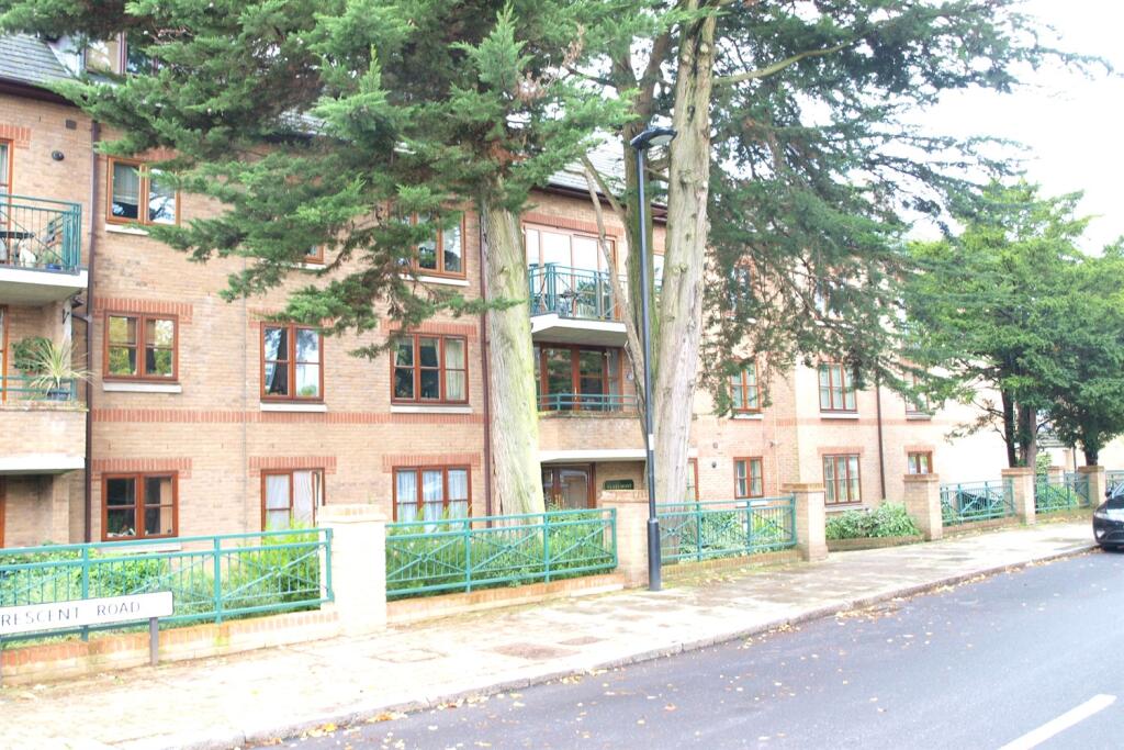 2 bed Apartment for rent in Crews Hill. From Ian Gibbs - Enfield 2 bed Apartment for rent in Crews Hill. From Ian Gibbs - Enfield