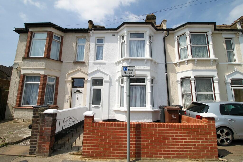 3 bed Mid Terraced House for rent in Barking. From iglu - London