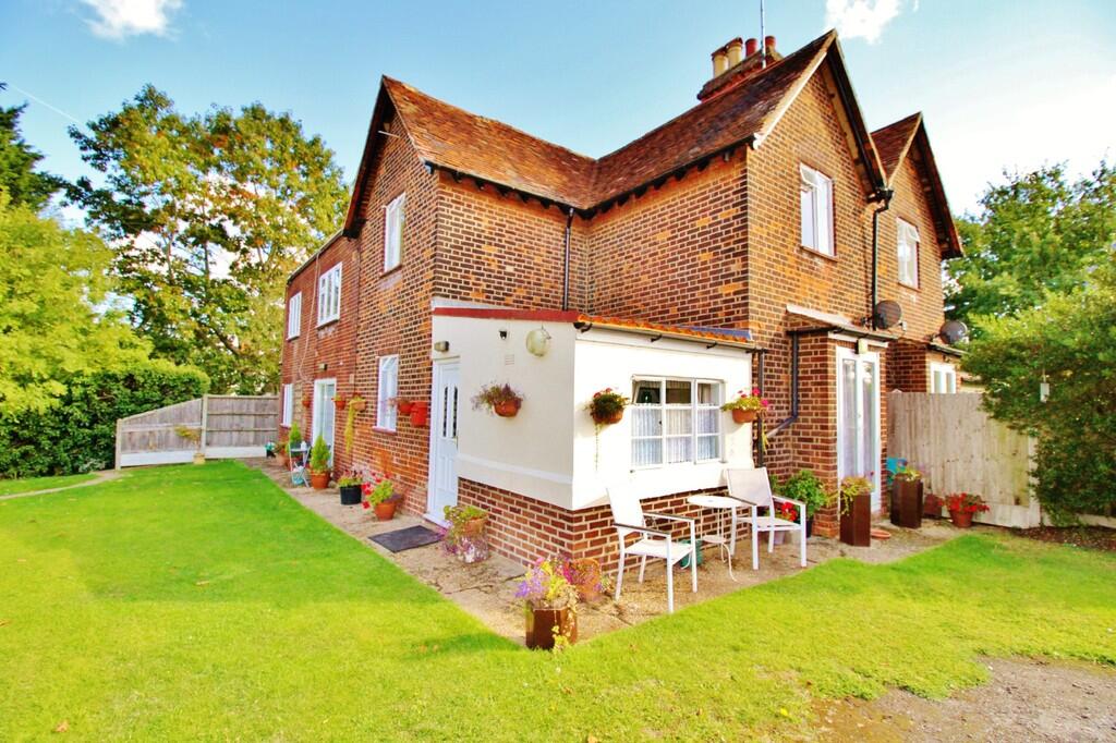1 bed 1st Floor Flat for rent in Stapleford Abbotts. From iglu - London