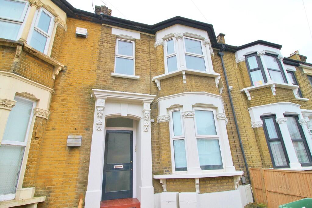 2 bed 1st Floor Flat for rent in Wanstead. From iglu - London