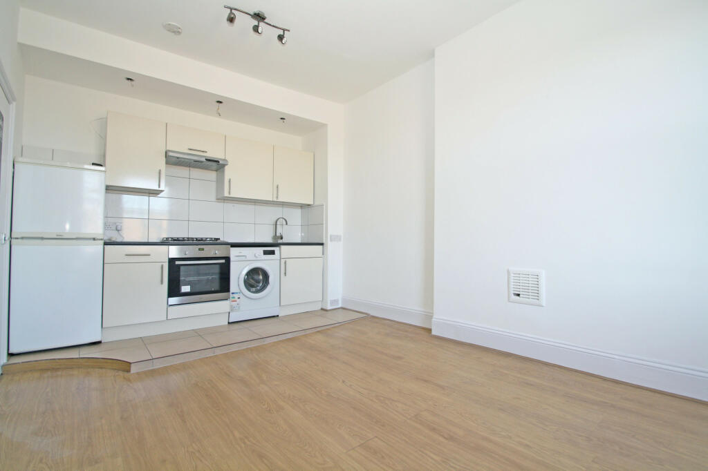 1 bed Flat for rent in Penge. From iMove