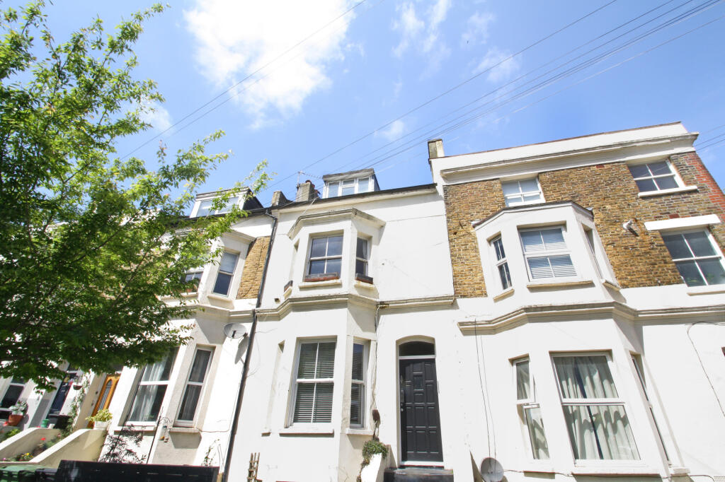 1 bed 1st Floor Flat for rent in Penge. From iMove Property - Crystal Palace - London
