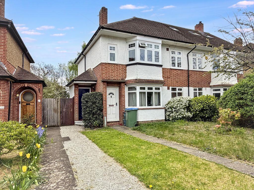 2 bed 1st Floor Flat for rent in Thames Ditton. From Ivy Gate - London - Sales & Lettings