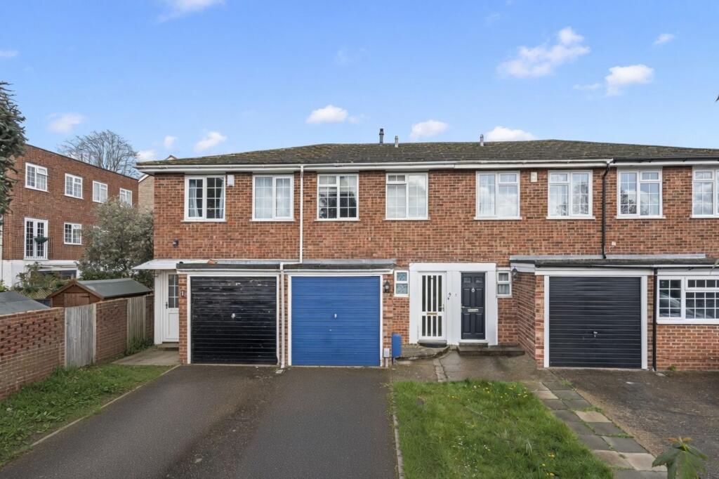 2 bed Mid Terraced House for rent in Carshalton. From Ivy Gate - London - Sales & Lettings