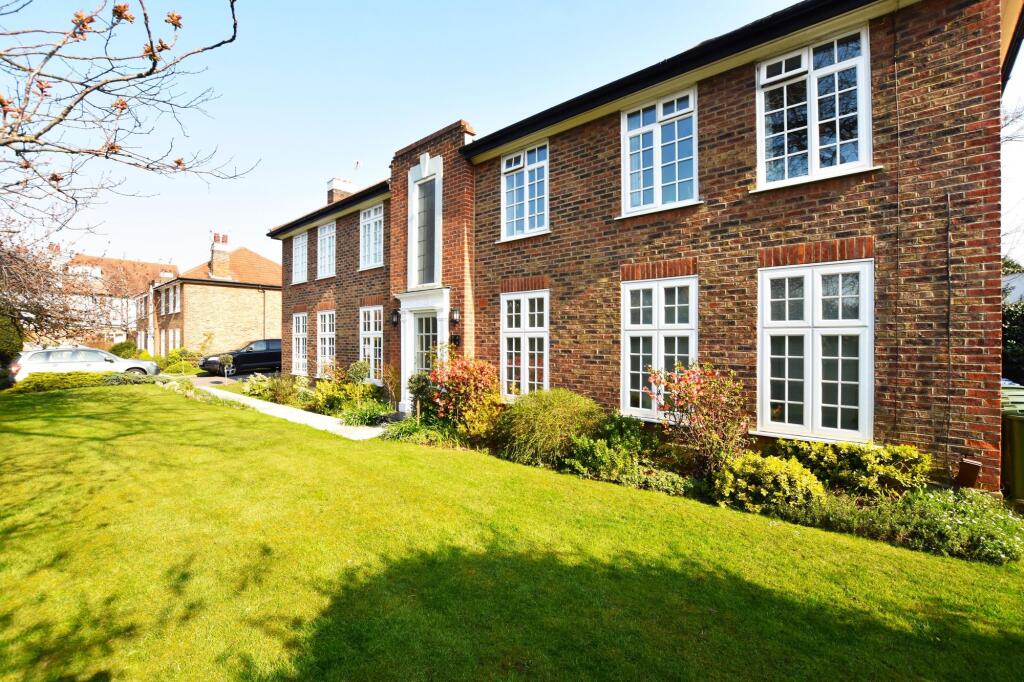 2 bed 1st Floor Flat for rent in Thames Ditton. From Ivy Gate - London - Sales & Lettings 2 bed 1st Floor Flat for rent in Thames Ditton. From Ivy Gate - London - Sales & Lettings