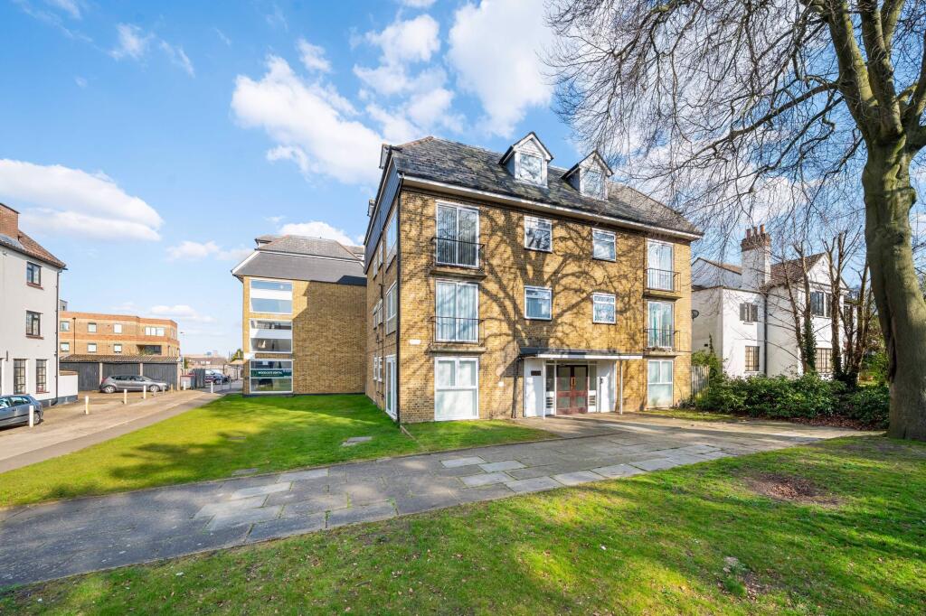 3 bed 1st Floor Flat for rent in Wallington. From Ivy Gate - London - Sales & Lettings