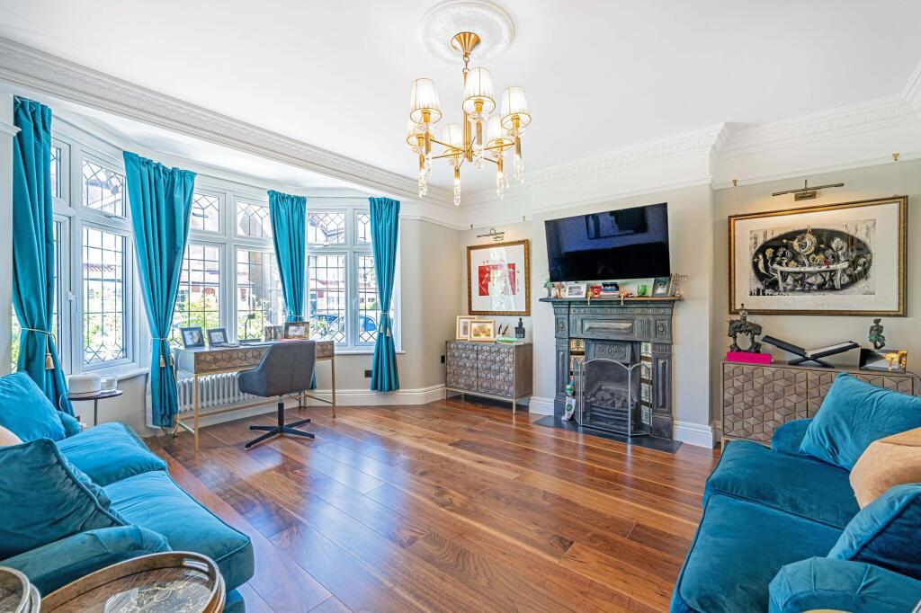 4 bed Detached for rent in New Malden. From Ivy Gate - London - Sales & Lettings 4 bed Detached for rent in New Malden. From Ivy Gate - London - Sales & Lettings