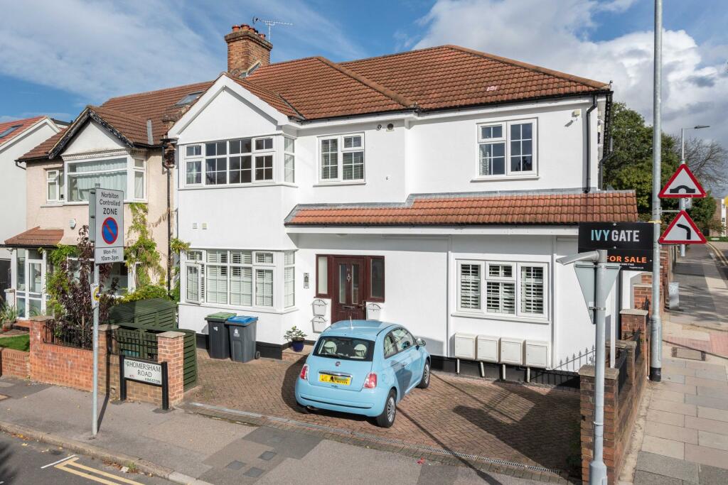 2 bed 1st Floor Flat for rent in Kingston upon Thames. From Ivy Gate - London - Sales & Lettings