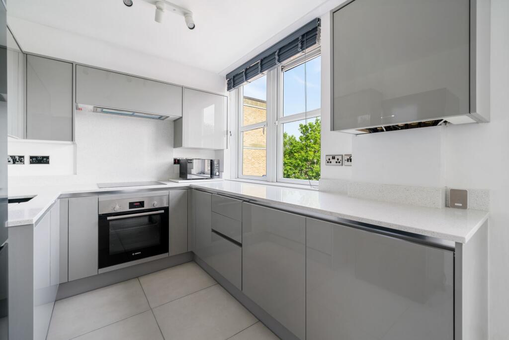4 bed House (unspecified) for rent in Carshalton. From Ivy Gate - London - Sales & Lettings 4 bed House (unspecified) for rent in Carshalton. From Ivy Gate - London - Sales & Lettings