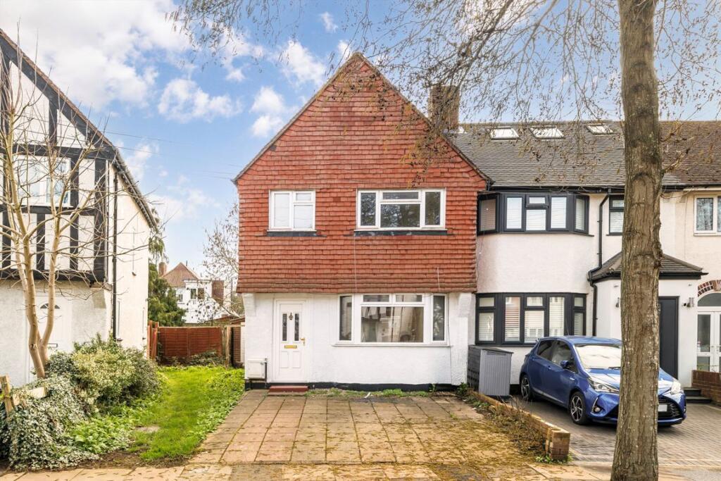 4 bed End of Terrace for rent in Twickenham. From Jackson-Stops - Teddington