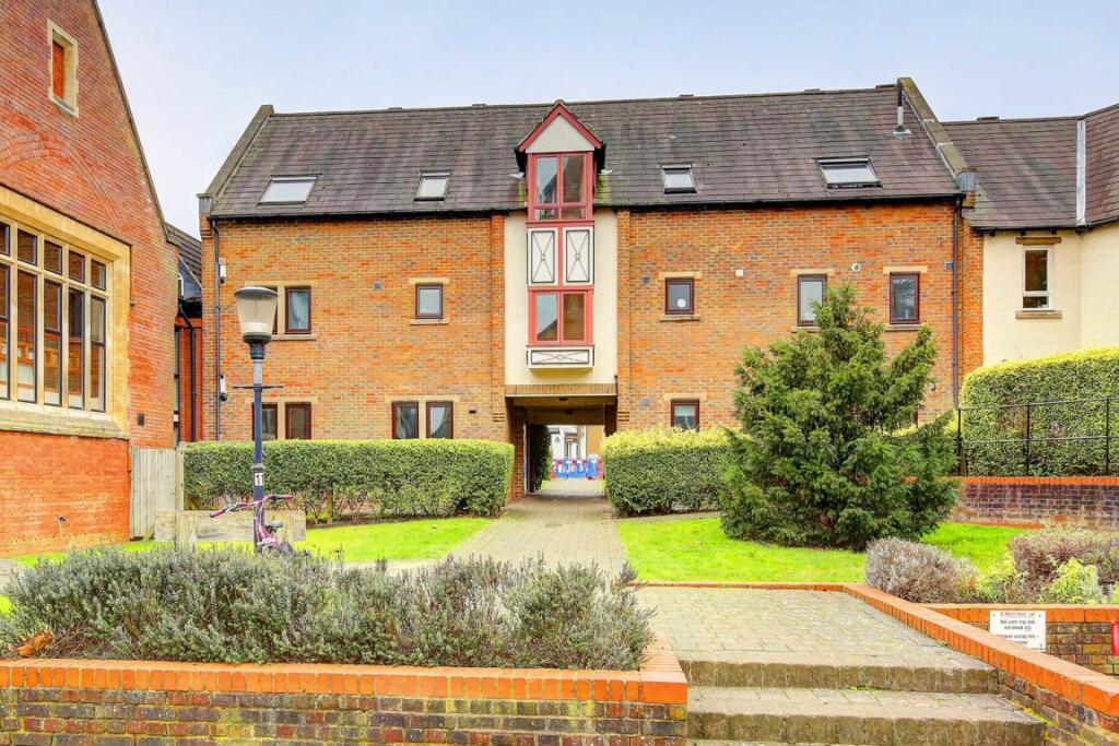 1 bed 1st Floor Flat for rent in Teddington. From Jackson-Stops - Teddington
