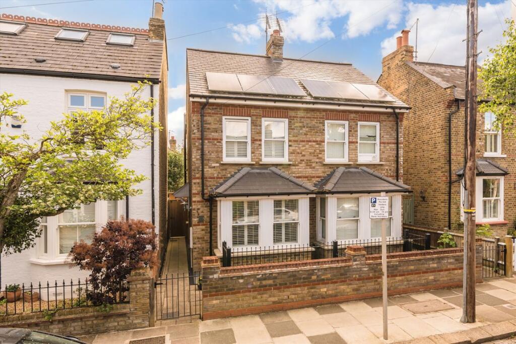 3 bed Detached for rent in Teddington. From Jackson-Stops - Teddington