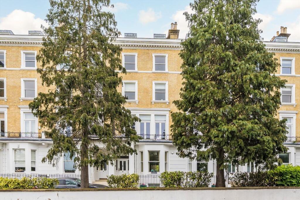 3 bed 1st Floor Flat for rent in Richmond. From Jackson-Stops - Teddington
