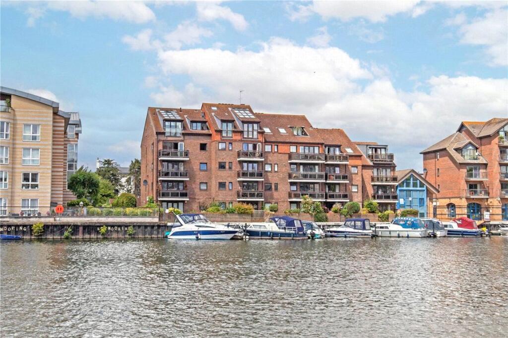 2 bed 1st Floor Flat for rent in Kingston upon Thames. From Jackson-Stops - Teddington 2 bed 1st Floor Flat for rent in Kingston upon Thames. From Jackson-Stops - Teddington