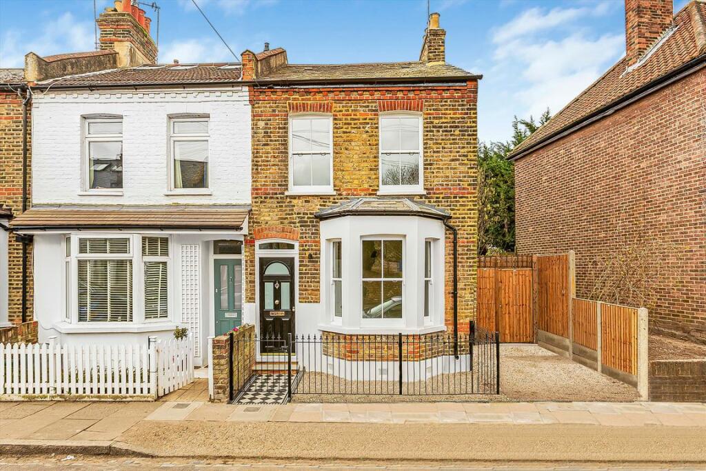 2 bed Mid Terraced House for rent in Twickenham. From Jackson-Stops - Teddington 2 bed Mid Terraced House for rent in Twickenham. From Jackson-Stops - Teddington