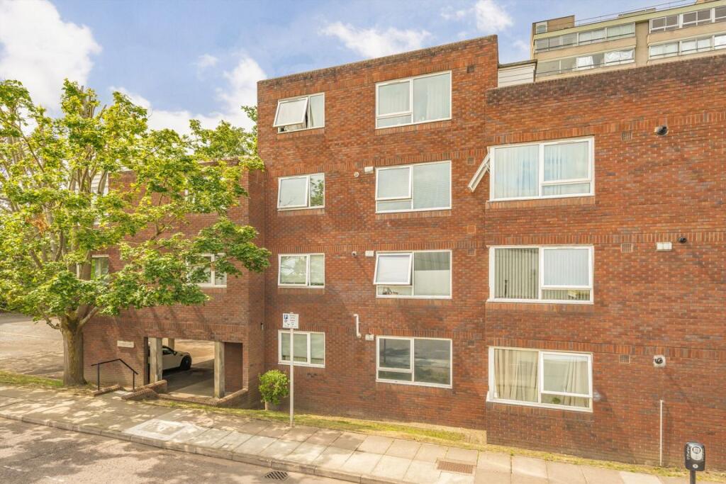 1 bed 1st Floor Flat for rent in Richmond. From Jackson-Stops - Teddington 1 bed 1st Floor Flat for rent in Richmond. From Jackson-Stops - Teddington