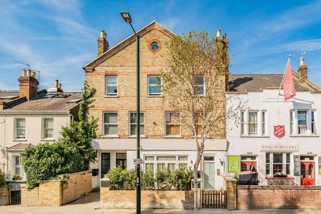 2 bed 1st Floor Flat for rent in Teddington. From Jackson-Stops - Teddington