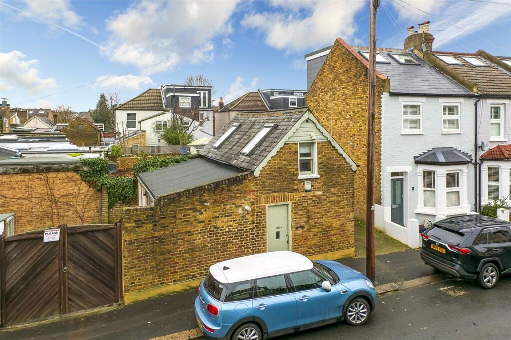 1 bed Detached for rent in Teddington. From Jackson-Stops - Teddington 1 bed Detached for rent in Teddington. From Jackson-Stops - Teddington