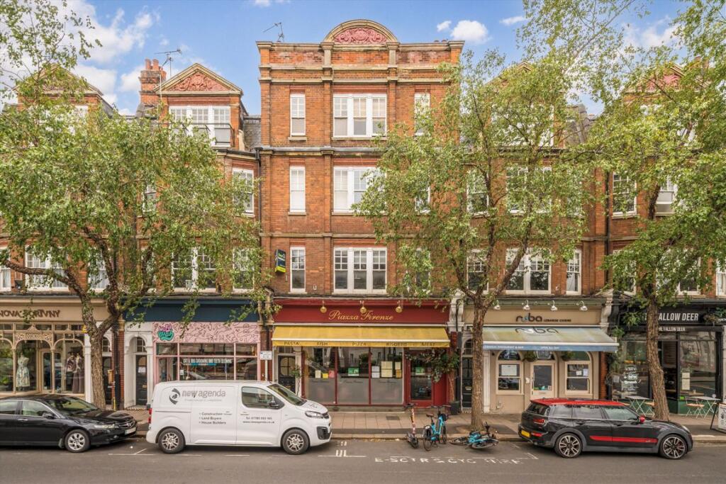 3 bed 1st Floor Flat for rent in Teddington. From Jackson-Stops - Teddington