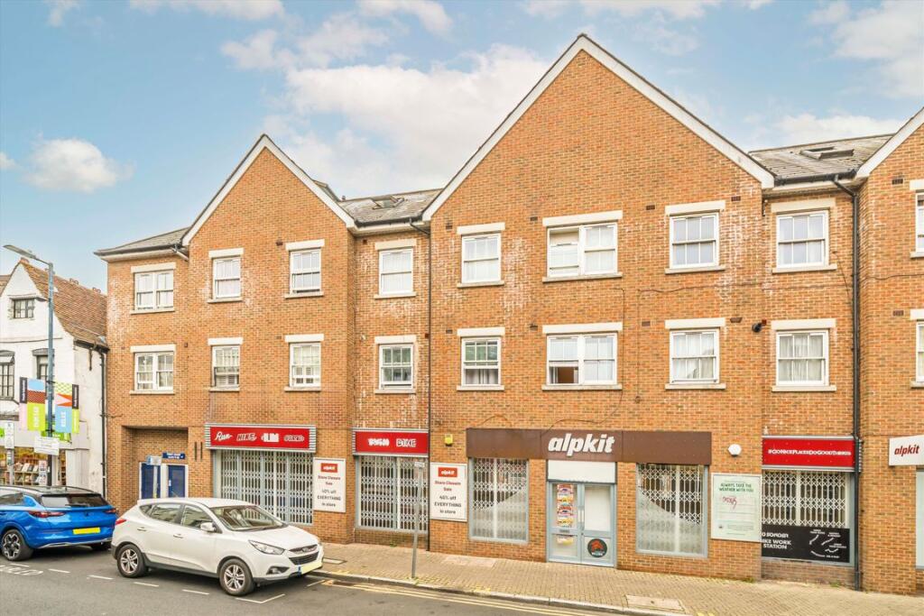2 bed 1st Floor Flat for rent in Kingston upon Thames. From Jackson-Stops - Teddington