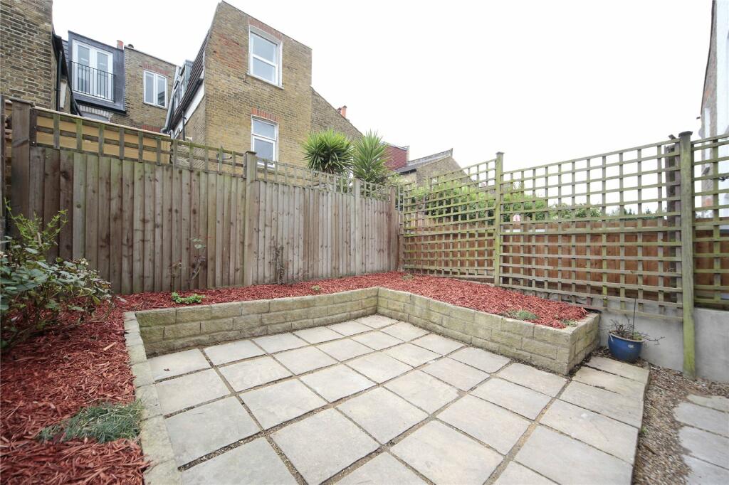 2 bed Flat for rent in Clapham. From James Pendleton - Clapham South
