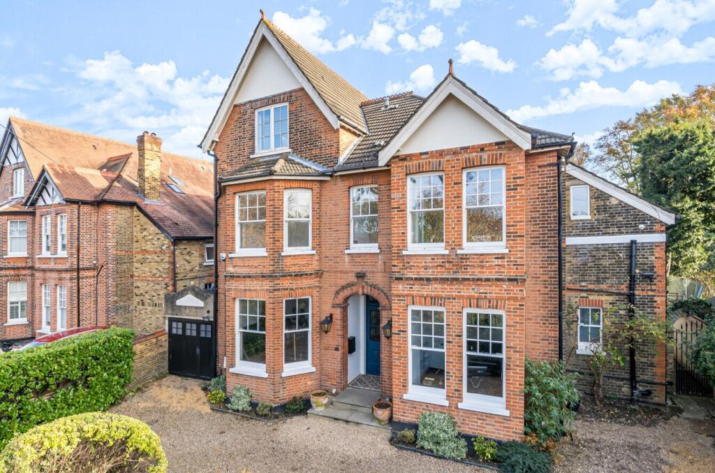 6 bed Detached for rent in Beckenham. From jdm - Locksbottom