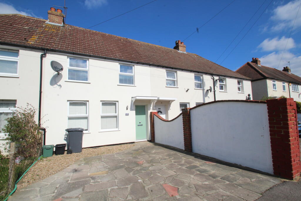 3 bed Mid Terraced House for rent in Orpington. From jdm - Locksbottom