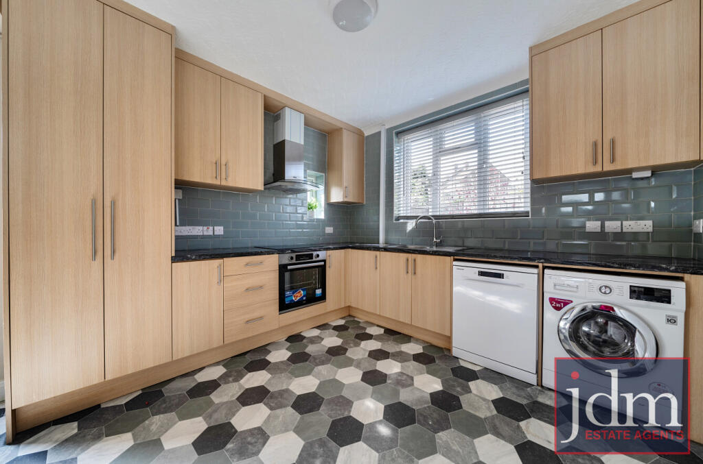 3 bed Semi Detached for rent in Orpington. From jdm - Locksbottom