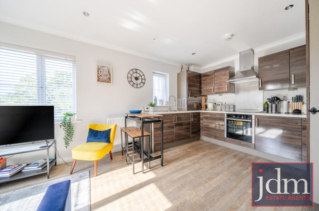 2 bed Apartment for rent in Chislehurst. From jdm - Locksbottom