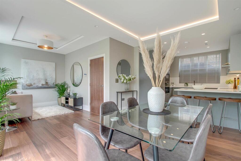 3 bed Mews for rent in London. From Jeremy Leaf & Co - East Finchley