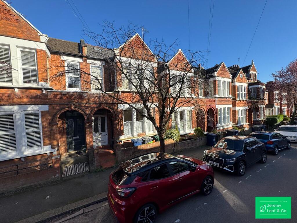 1 bed 1st Floor Flat for rent in Finchley. From Jeremy Leaf & Co - East Finchley