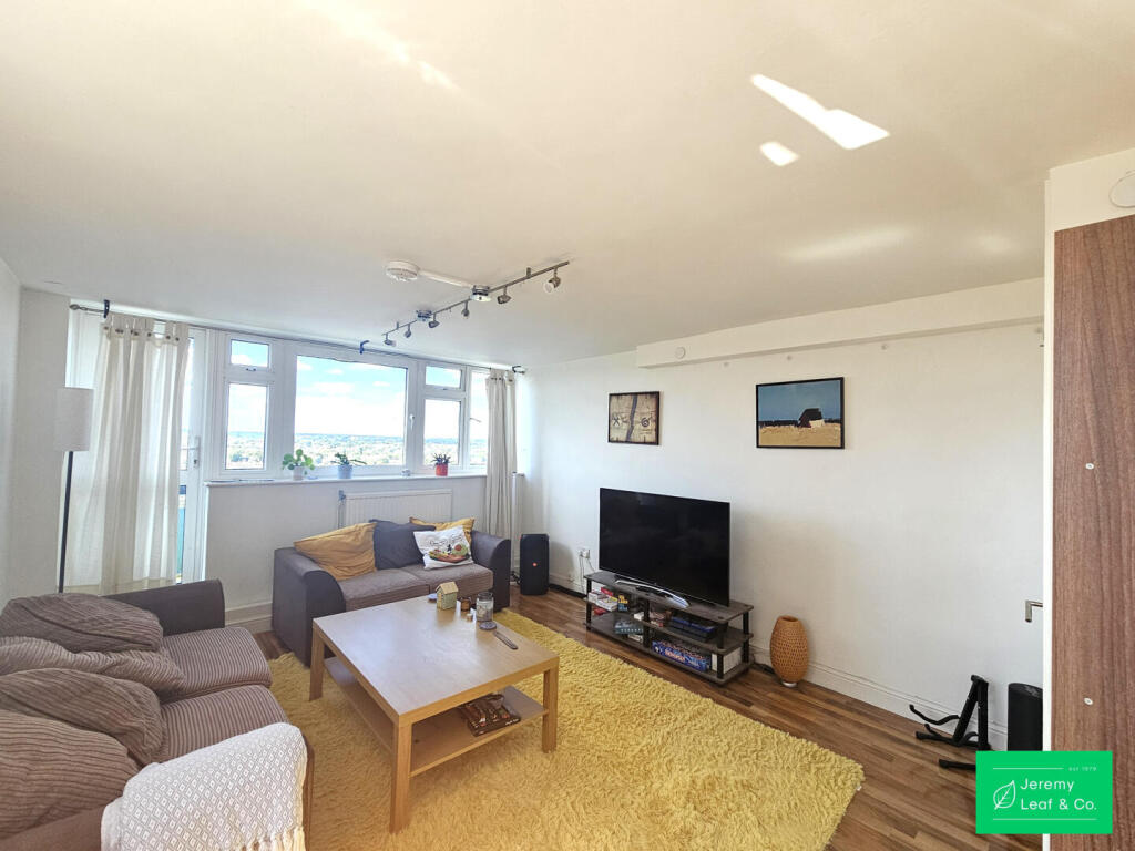 2 bed Apartment for rent in Finchley. From Jeremy Leaf & Co - East Finchley