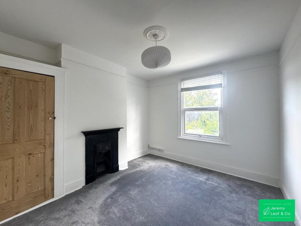 3 bed Mid Terraced House for rent in Finchley. From Jeremy Leaf & Co - East Finchley