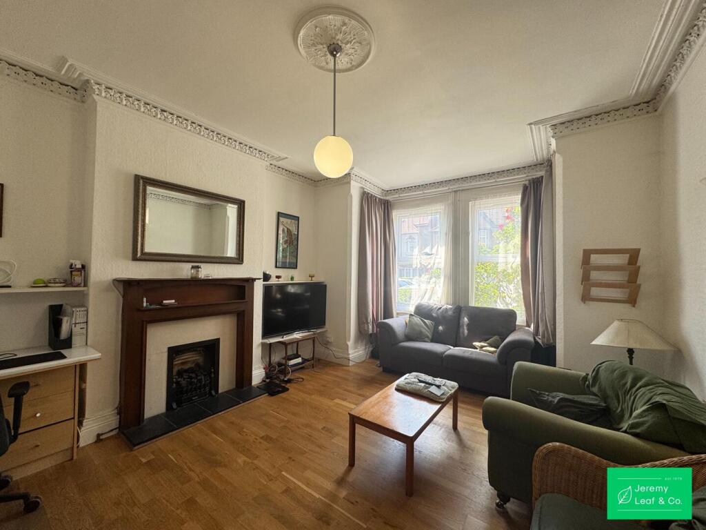 1 bed 1st Floor Flat for rent in Finchley. From Jeremy Leaf & Co - East Finchley