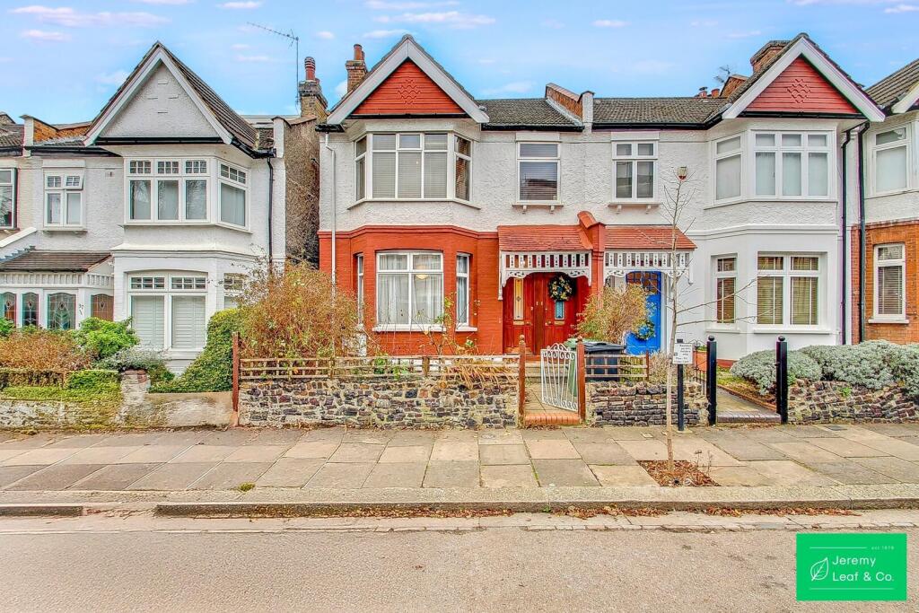 1 bed 1st Floor Flat for rent in Friern Barnet. From Jeremy Leaf & Co - East Finchley