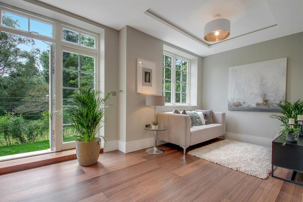 3 bed Mews for rent in London. From Jeremy Leaf & Co - East Finchley