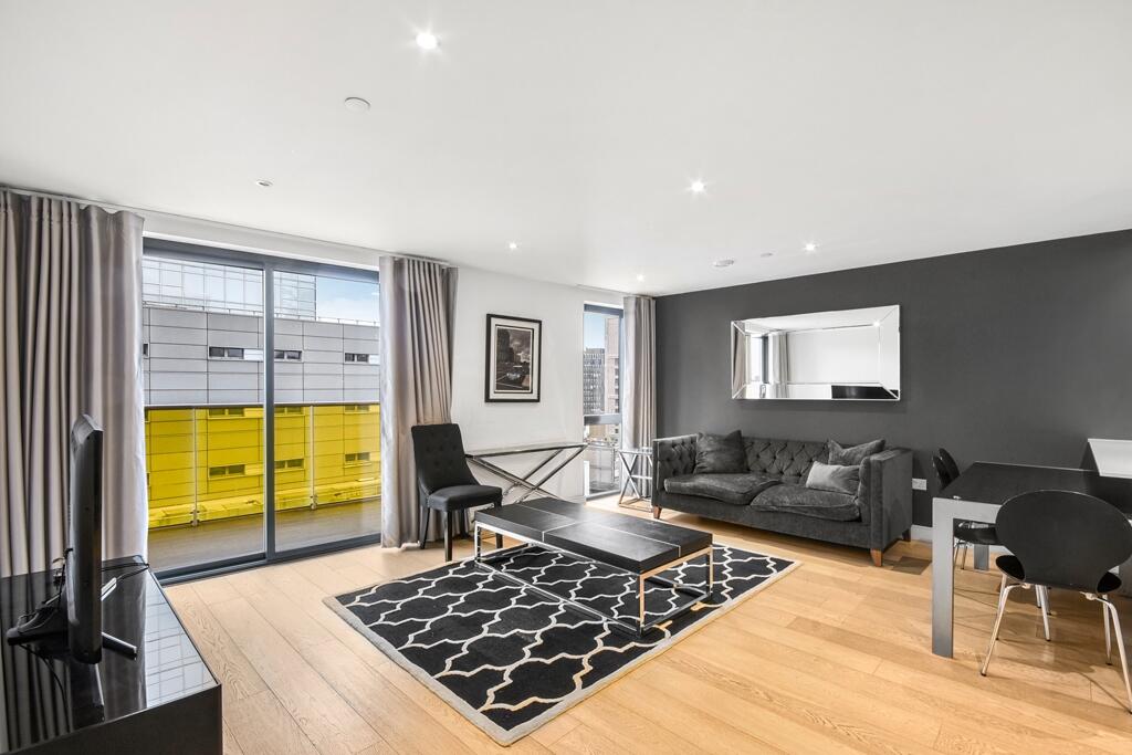 2 bed Apartment for rent in Stepney. From JLL - The City - Central London