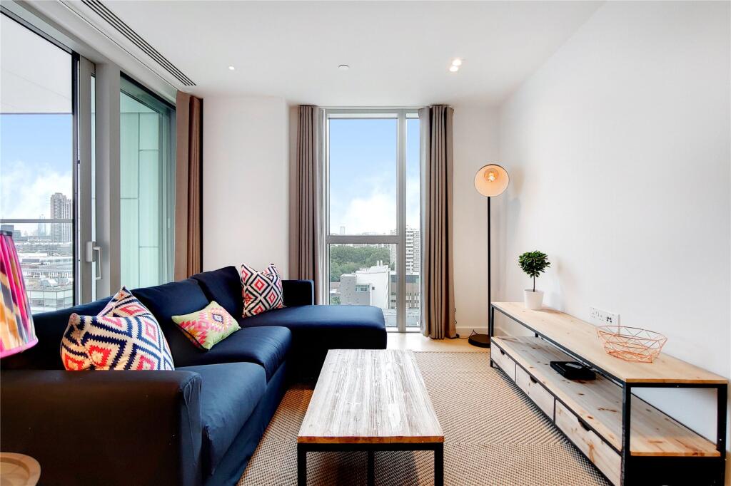 2 bed 1st Floor Flat for rent in London. From JLL - The City - Central London