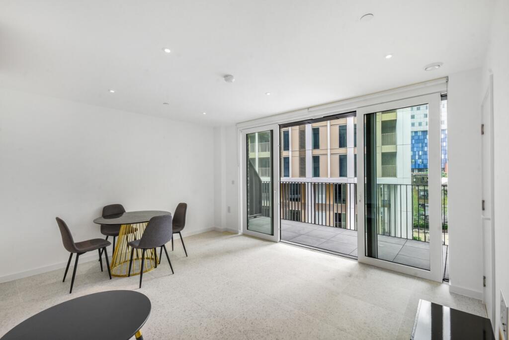 2 bed Apartment for rent in London. From JLL - The City - Central London