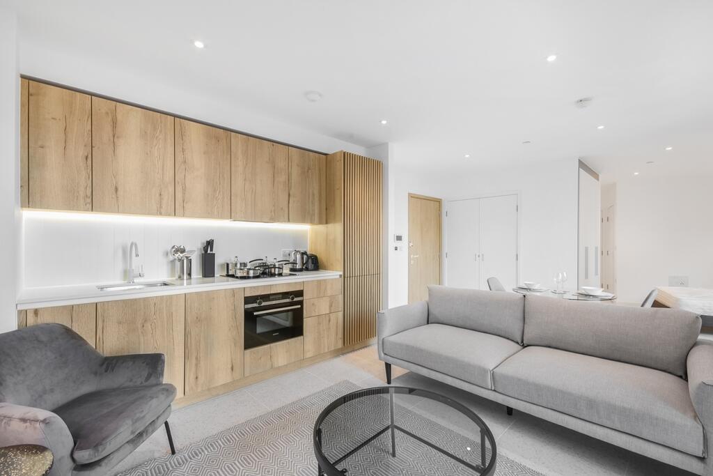 4 bed Studio for rent in Stepney. From JLL - The City - Central London