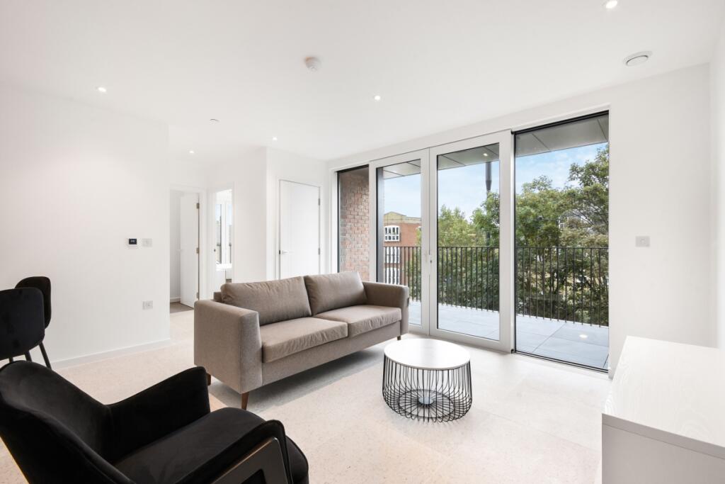 2 bed Apartment for rent in Stepney. From JLL - The City - Central London