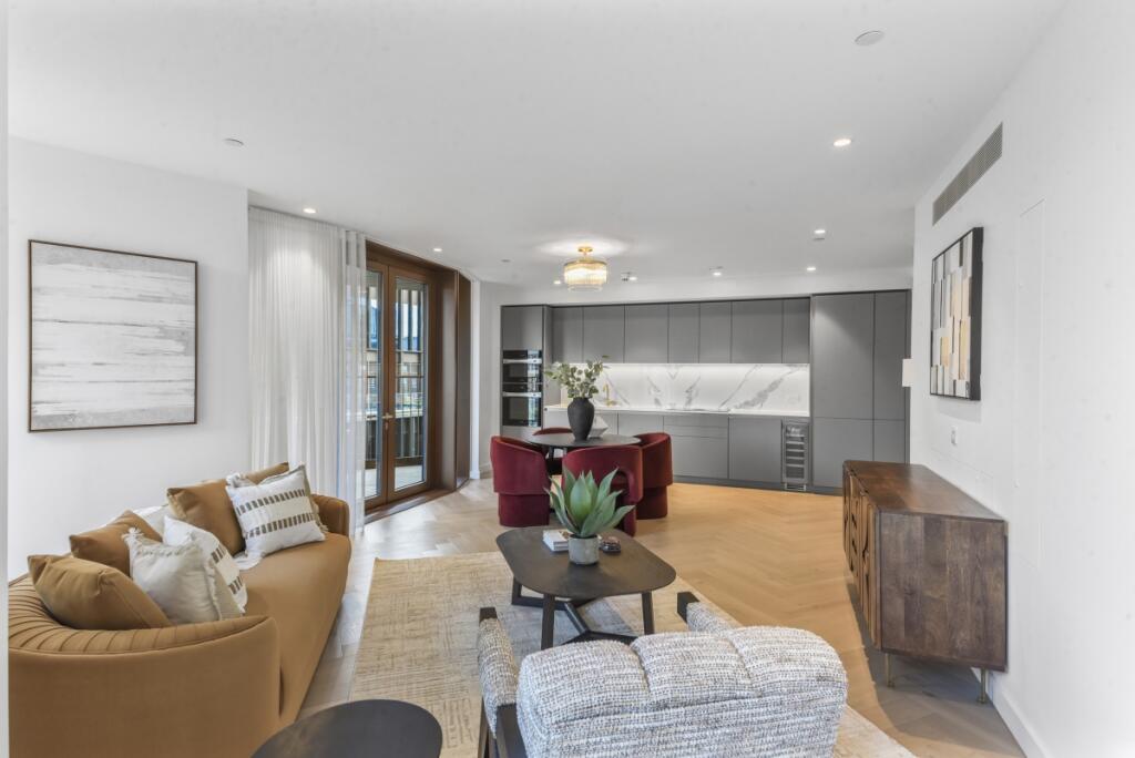 2 bed Apartment for rent in London. From JLL - The City - Central London