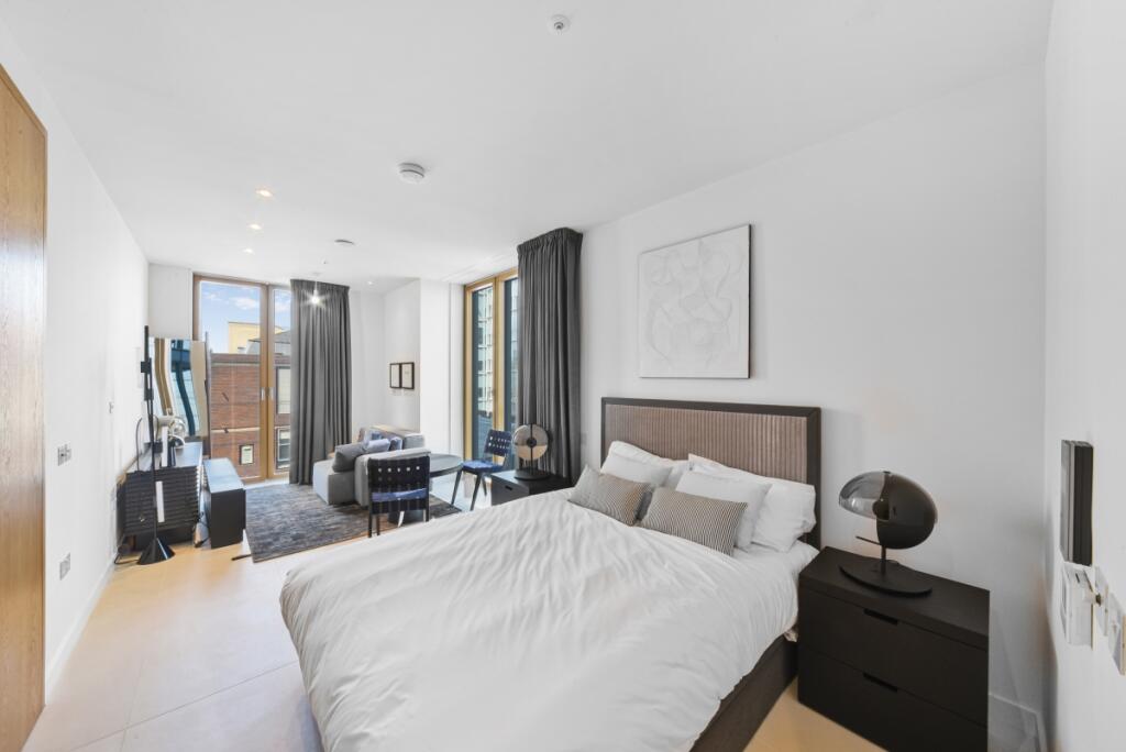 4 bed 1st Floor Flat for rent in Bermondsey. From JLL - The City - Central London