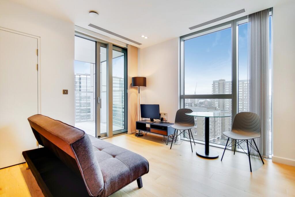 4 bed 1st Floor Flat for rent in London. From JLL - The City - Central London