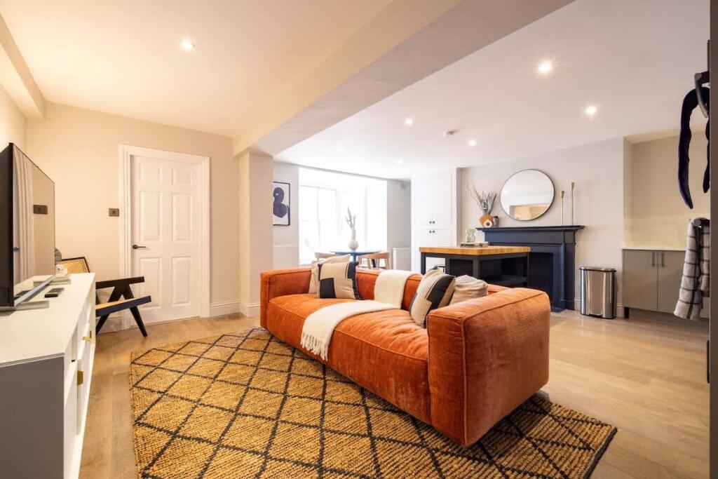 2 bed 1st Floor Flat for rent in London. From John D Wood & Co - Notting Hill