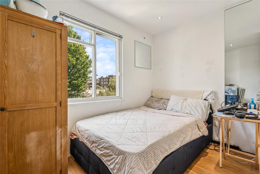 4 bed 1st Floor Flat for rent in London. From John D Wood & Co - Notting Hill
