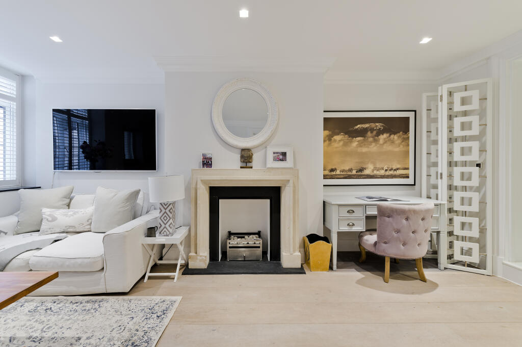 2 bed Flat for rent in Chelsea. From John D Wood & Co - Sloane Square