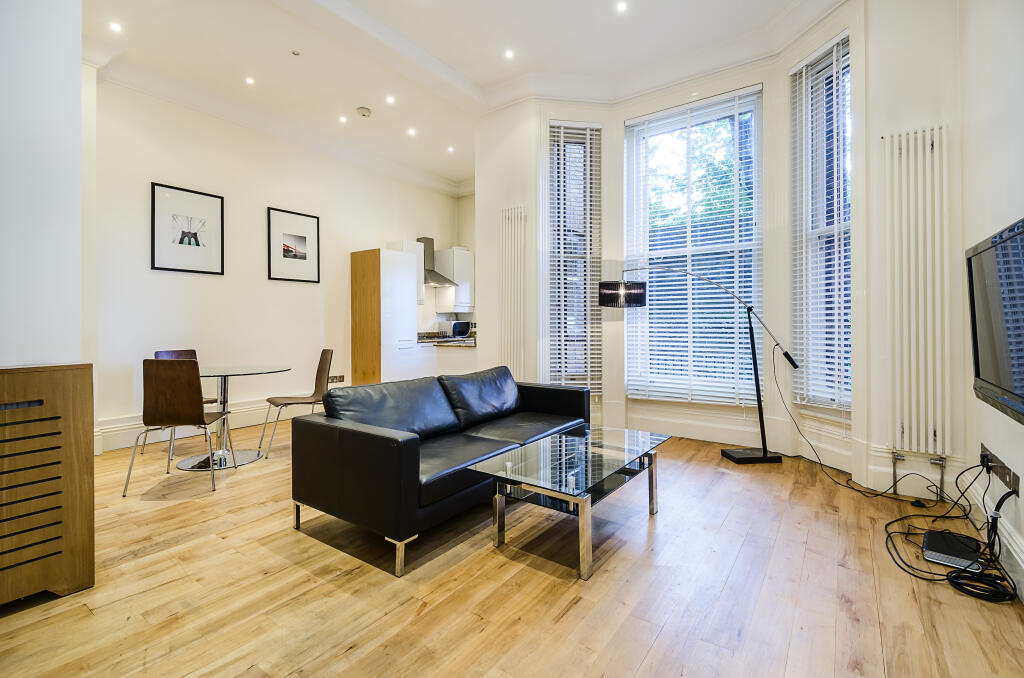 1 bed 1st Floor Flat for rent in Chelsea. From John D Wood & Co. Sales - Country House Department 1 bed 1st Floor Flat for rent in Chelsea. From John D Wood & Co. Sales - Country House Department
