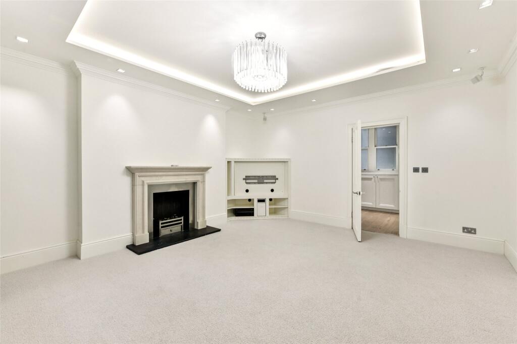 3 bed 1st Floor Flat for rent in London. From John D Wood & Co. Sales - Country House Department 3 bed 1st Floor Flat for rent in London. From John D Wood & Co. Sales - Country House Department